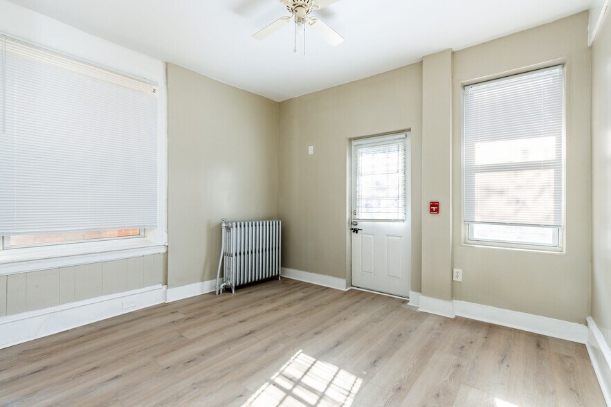 Building Photo - 3864 W Girard Ave