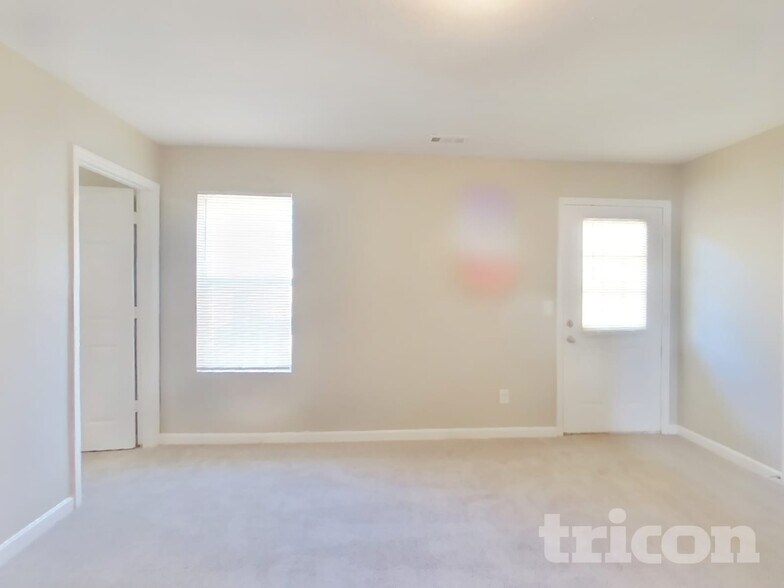 Building Photo - 11728 Spring Lake Way