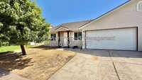 Building Photo - 13904 Cassia St