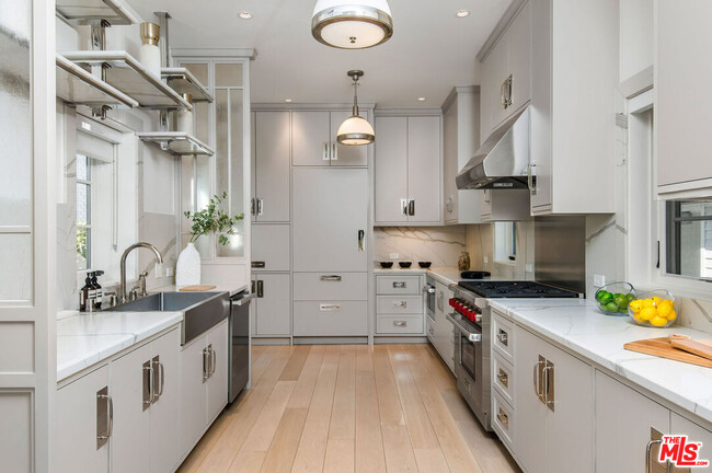 Building Photo - 15225 Palisades Village Ln