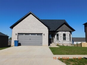 Building Photo - 121 Dove Run Cir