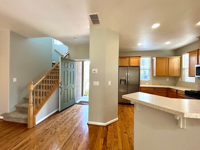 Building Photo - Beautiful 3 Bedroom Located in Roseville Strada Community!