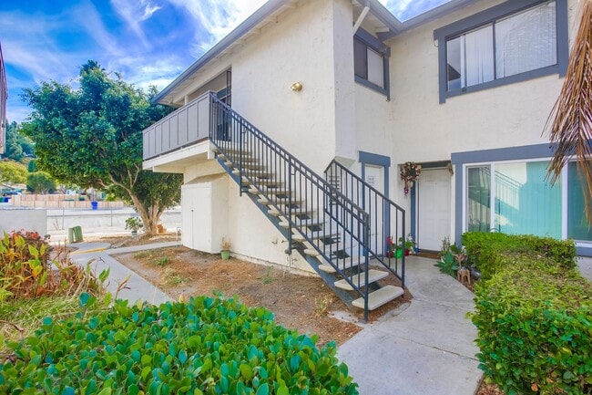 Primary Photo - Newly Renovated 3BR/2BA Condo in