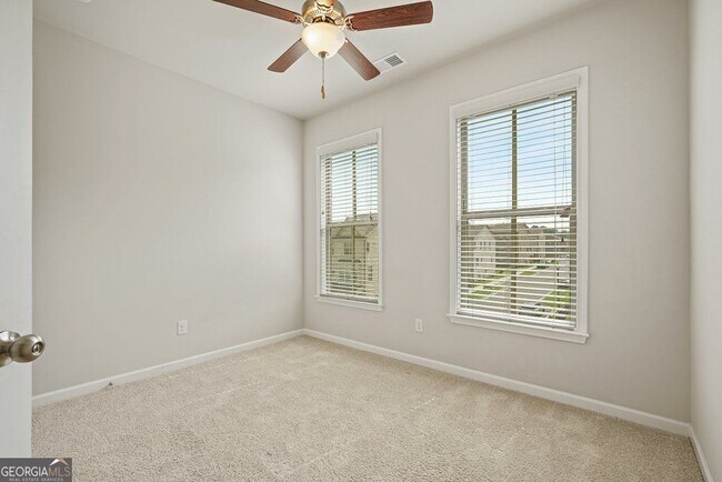 Building Photo - 4240 Hickory Pne Aly