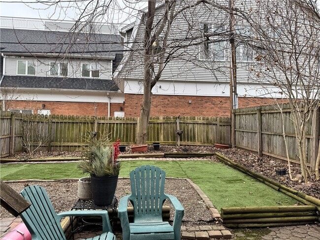 Building Photo - 158 S Fitzhugh St