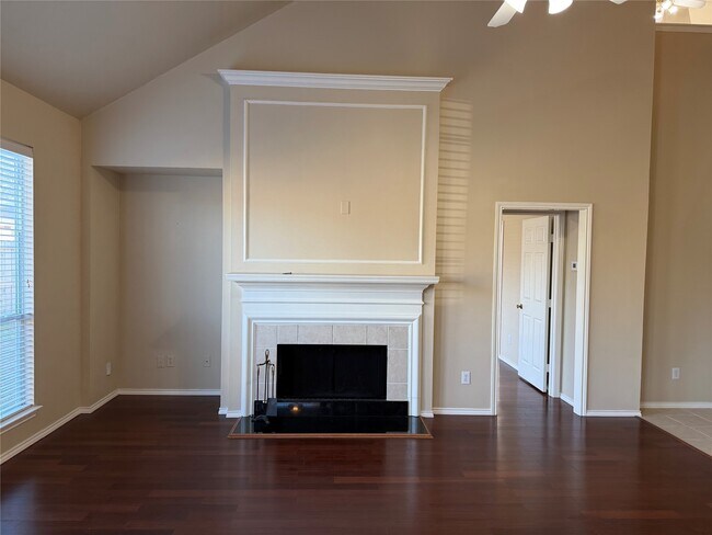 Building Photo - 7218 Broadelm Dr