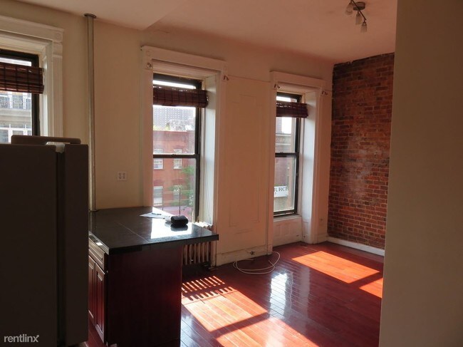 Primary Photo - 413 Greene Ave