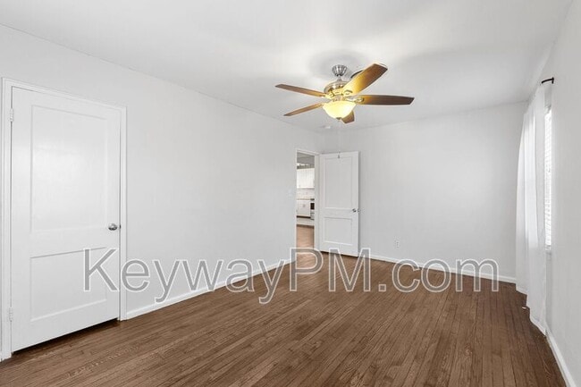 Building Photo - 501 Milledge Rd