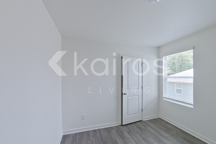 Building Photo - 132 George Oxford Dr