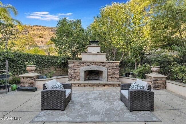 Building Photo - 4980 Via Santana