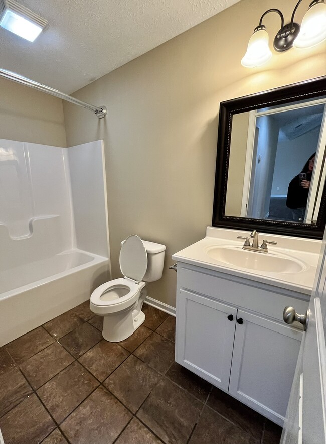 Building Photo - 803 Riley Creek Rd