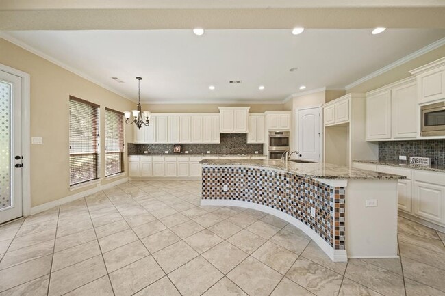 Building Photo - 10 Val Delsa Ct