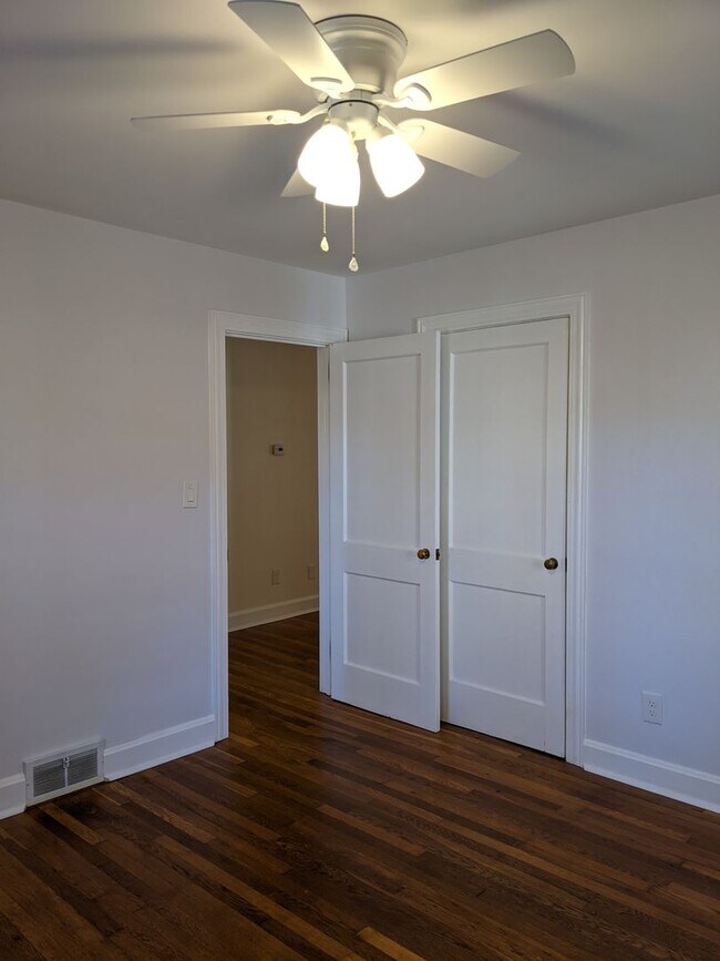 Building Photo - Beautiful Asheville Rental in the Malvern Hills Neighborhood!