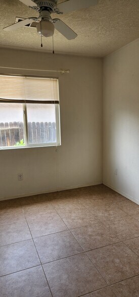 Building Photo - 7109 Tourmaline Rd NE