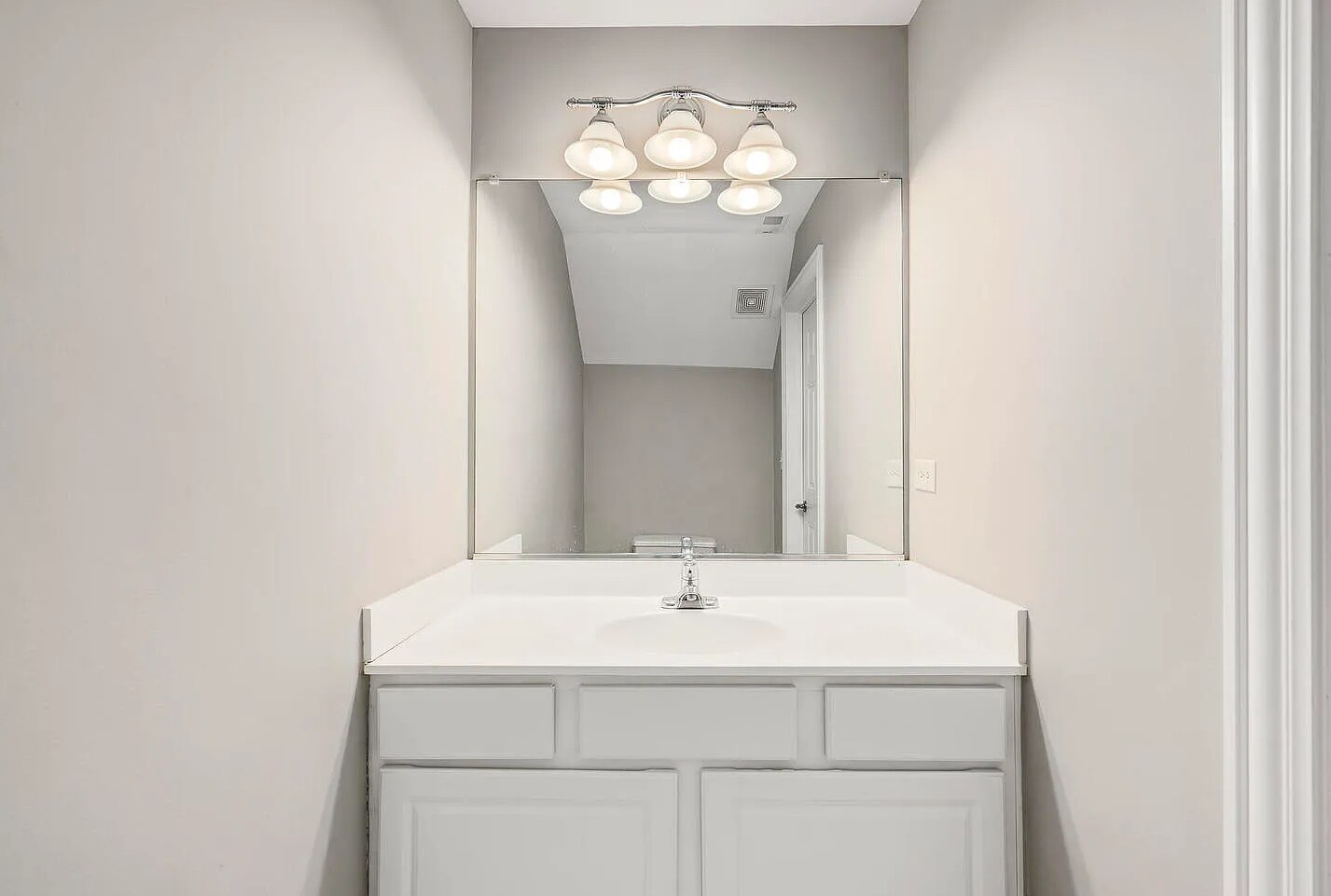 Building Photo - 11 Foxcroft Rd