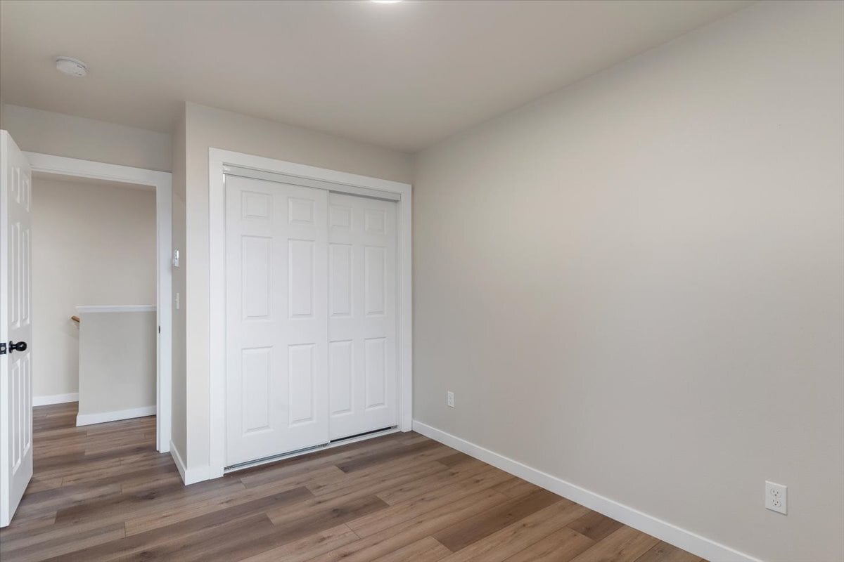 Building Photo - 1094 15th St SE