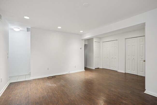 Building Photo - 342 Ogden Ave.