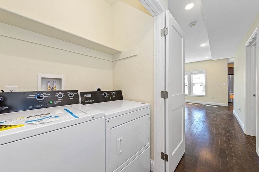 Building Photo - 72 Stanley Ave