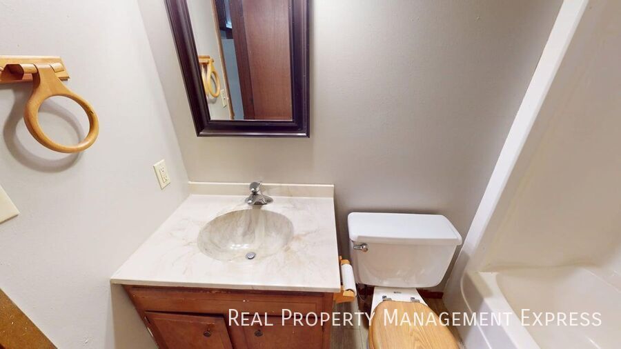 Building Photo - Move In by January 15 & Get ONE MONTH FREE