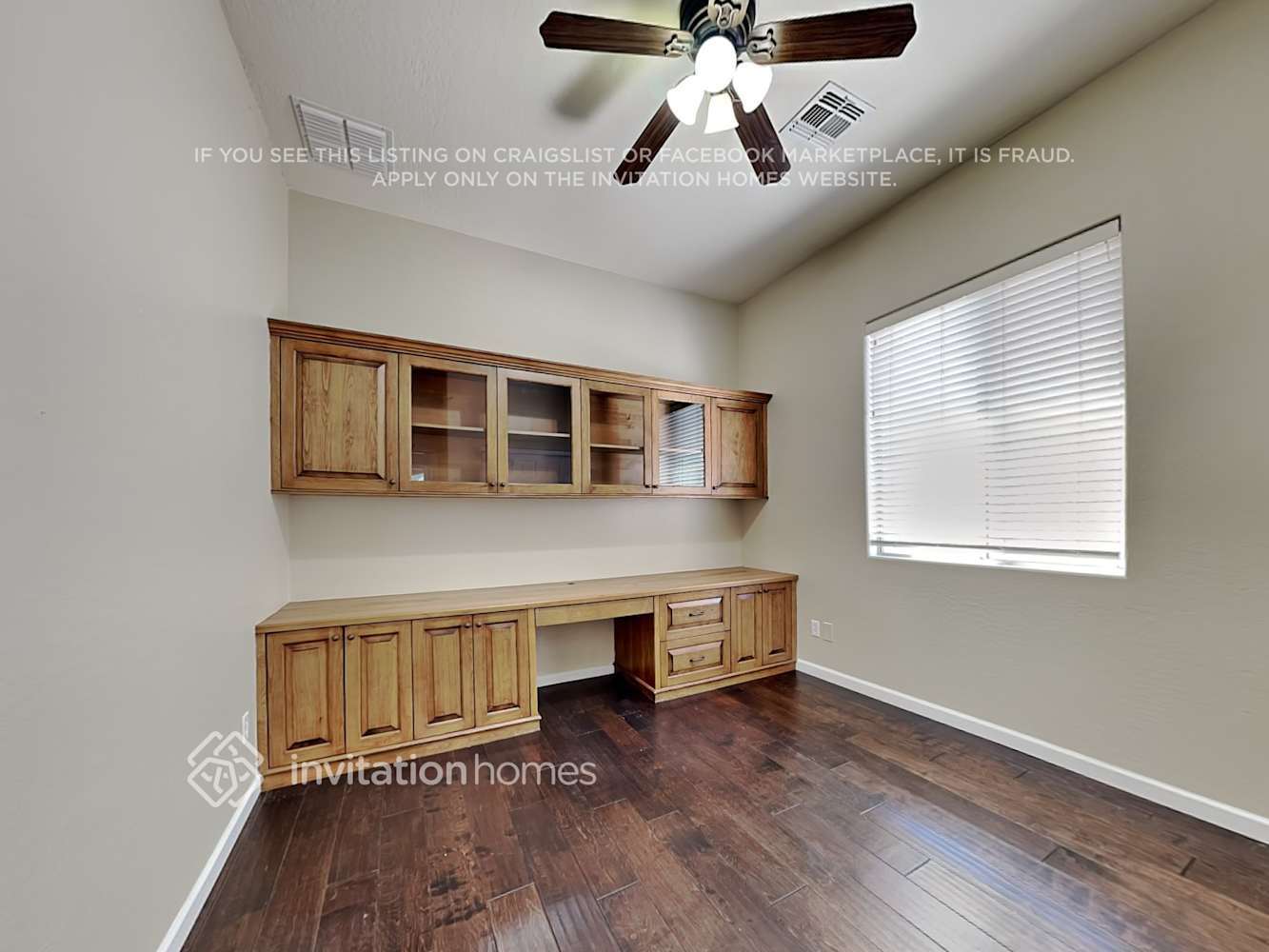 Building Photo - 7209 W Paradise Ln