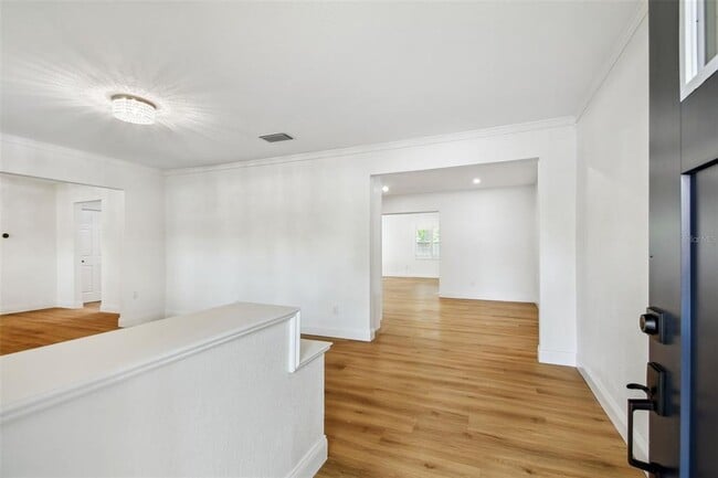 Building Photo - 4802 W Longfellow Ave