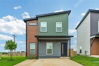 Building Photo - 751 St Charles Pl