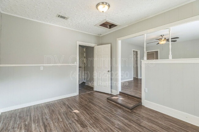 Building Photo - 6419 Belarbor St