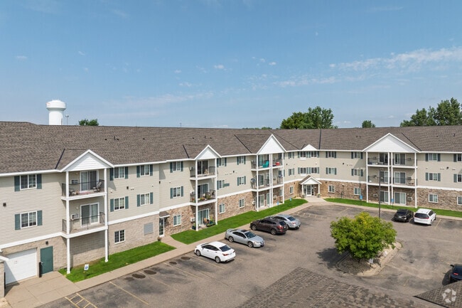 Building Photo - Eagle Pointe (2550 Voyageur)