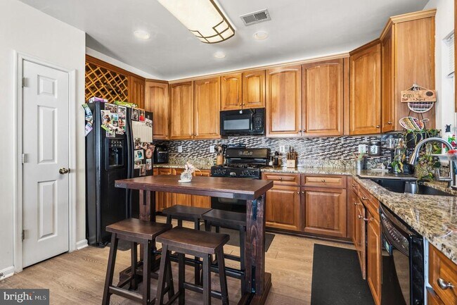 Building Photo - 9841 Cheshire Ridge Cir