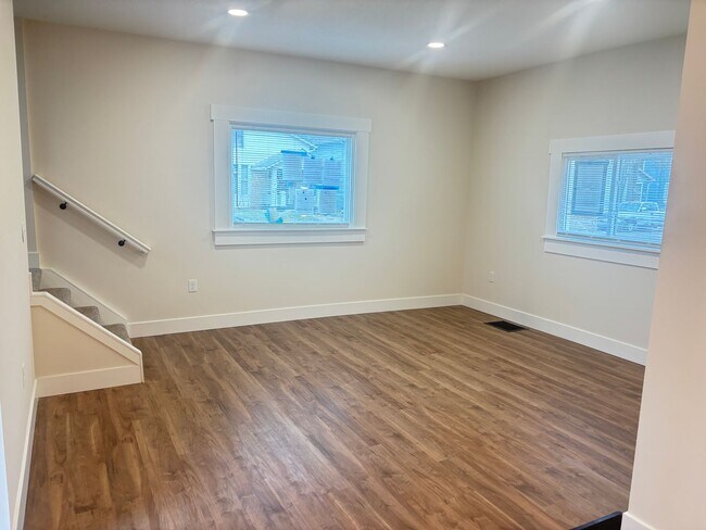 Building Photo - Newly Remodeled 4 Bedroom by Electric Works