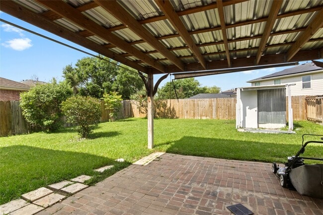 Building Photo - 5815 Clerkenwell Dr