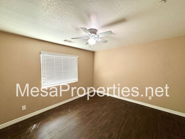 Building Photo - 11155 Phelan Rd