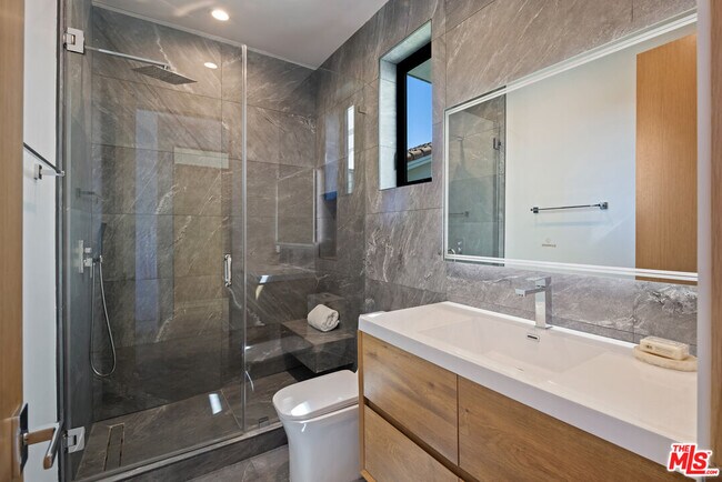 Building Photo - 14822 Hesby St