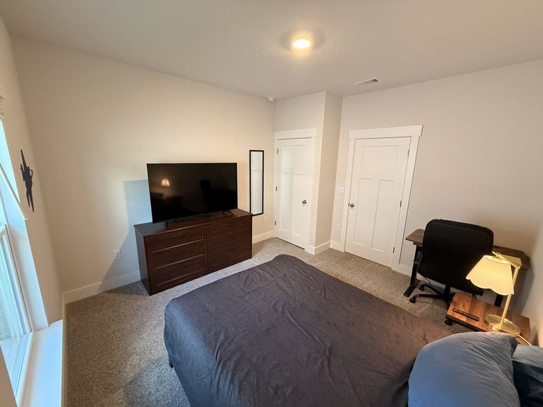 Building Photo - 5851 Sargassum Ln