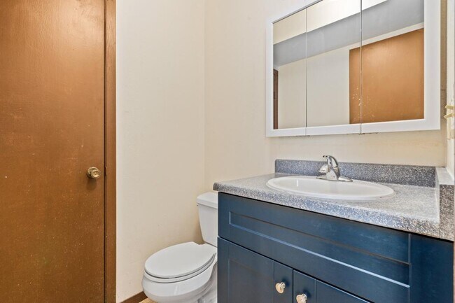 Building Photo - 902 Hersinger Pl