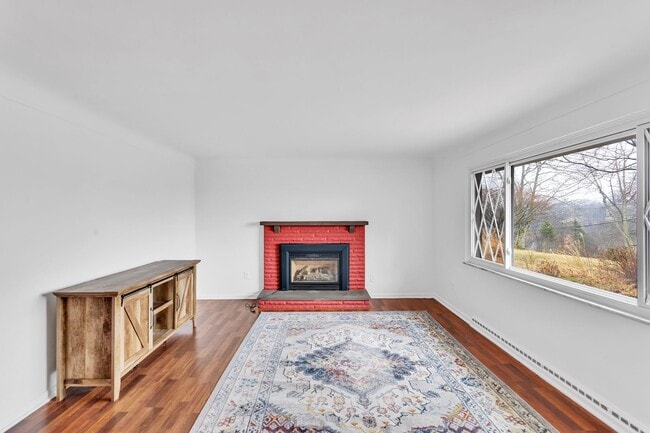 Building Photo - Updated 3BR Home Near Sewickley with Central Air & Finished Walk-Out Basement