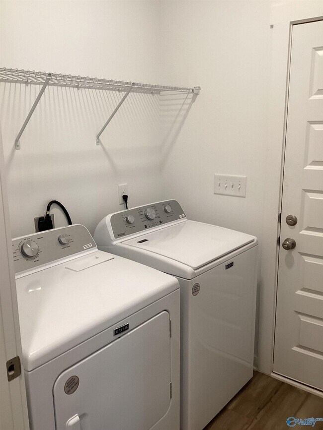 Building Photo - 3220 Spool Ln SW