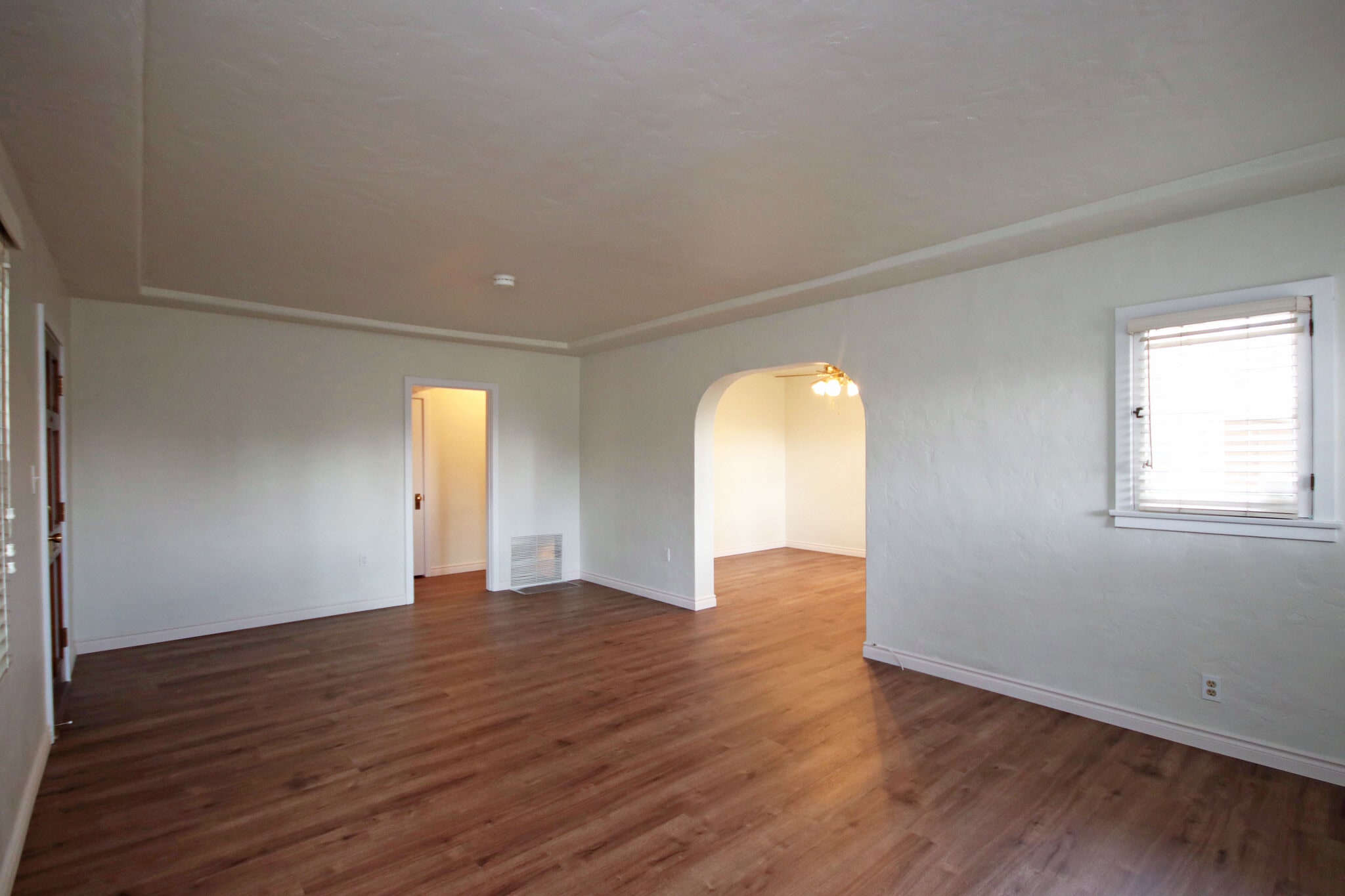 Building Photo - 2350 Marengo Ave