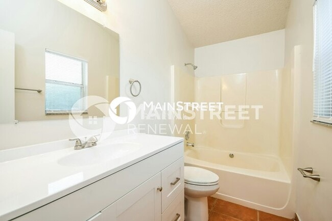 Building Photo - 3 Bedroom Pet-Friendly Home in Orlando, FL with Main Street Renewal