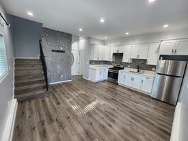 Building Photo - 13933 Cantlay St