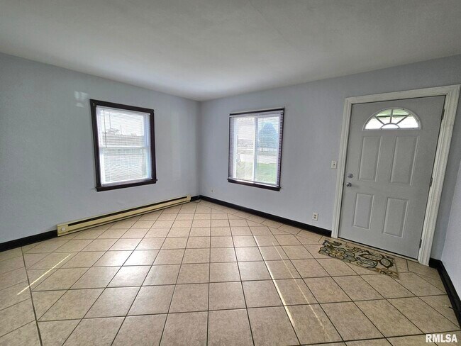 Building Photo - 3906 Archer Dr