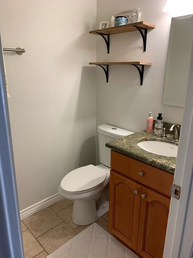 Building Photo - 8 Raleigh