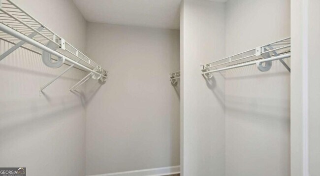 Building Photo - 100 Pinhurst Dr