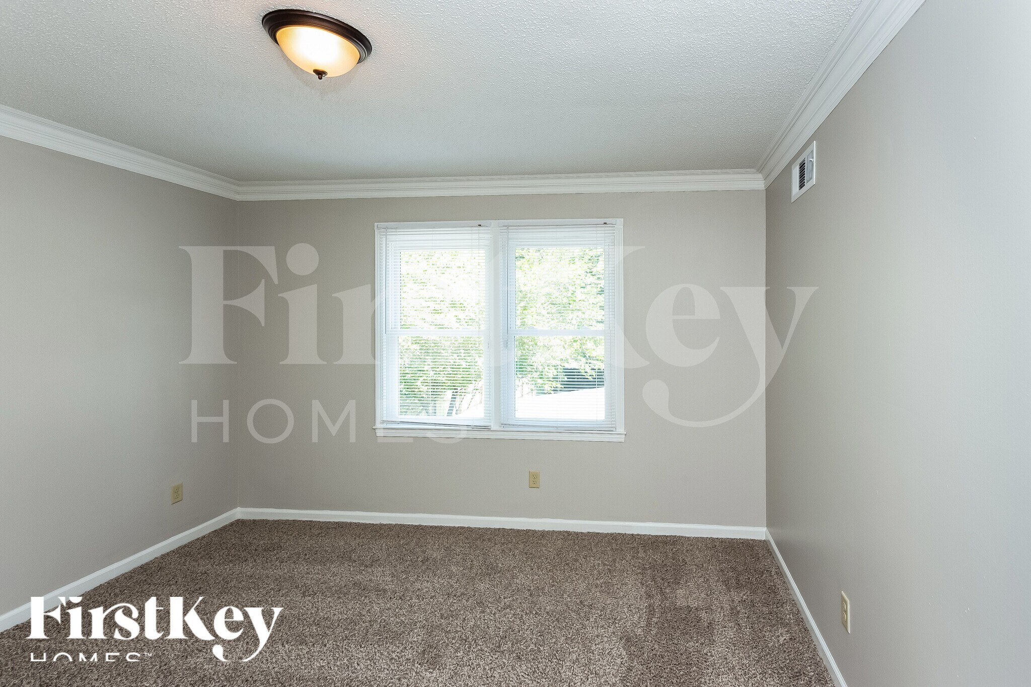 Building Photo - 6991 Dashwood Dr