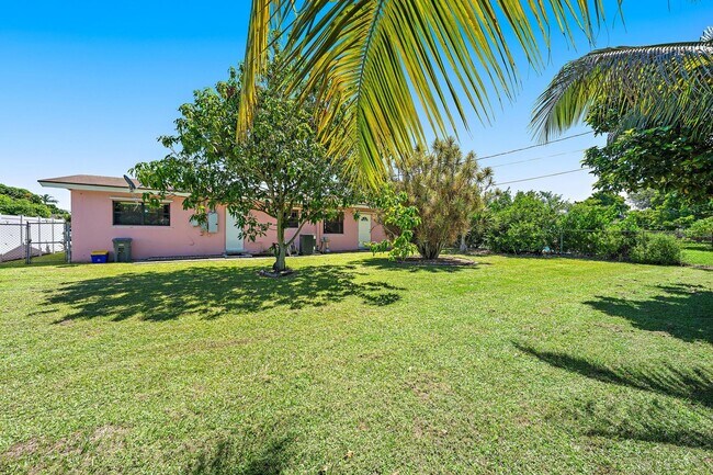 Building Photo - 4057 Chukker Dr