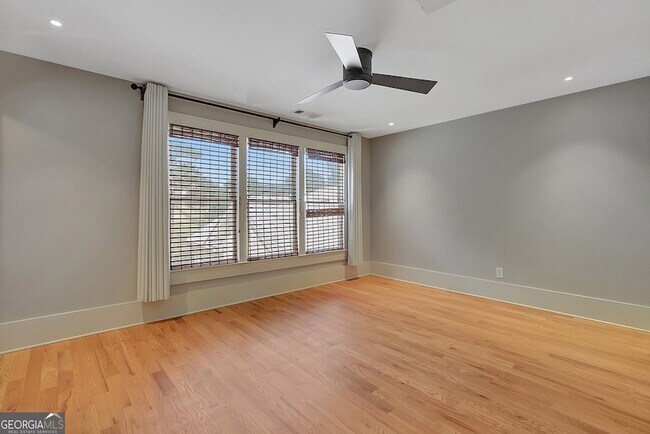 Building Photo - 10659 Serenbe Ln