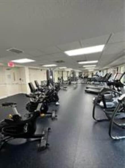 Building Photo - 151 NE 16th Ave