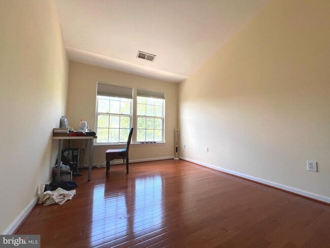 Building Photo - 6030 Helmsman Way