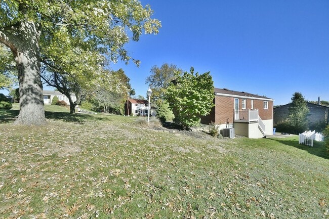 Building Photo - Charming 3-Bedroom/2-Bathroom Home in White Hall