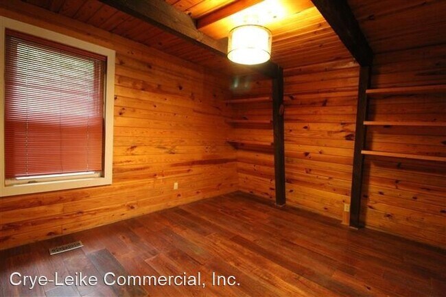 Building Photo - 4 br, 3 bath House - 10810 Carmichael Road